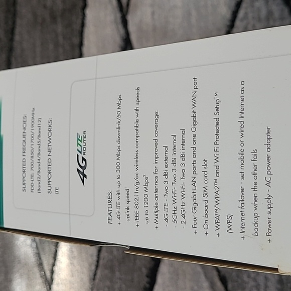 US CELLULAR D-LINK DWR-961 AC1200 MBPS 4-G LTE ROUTER - Picture 3 of 10